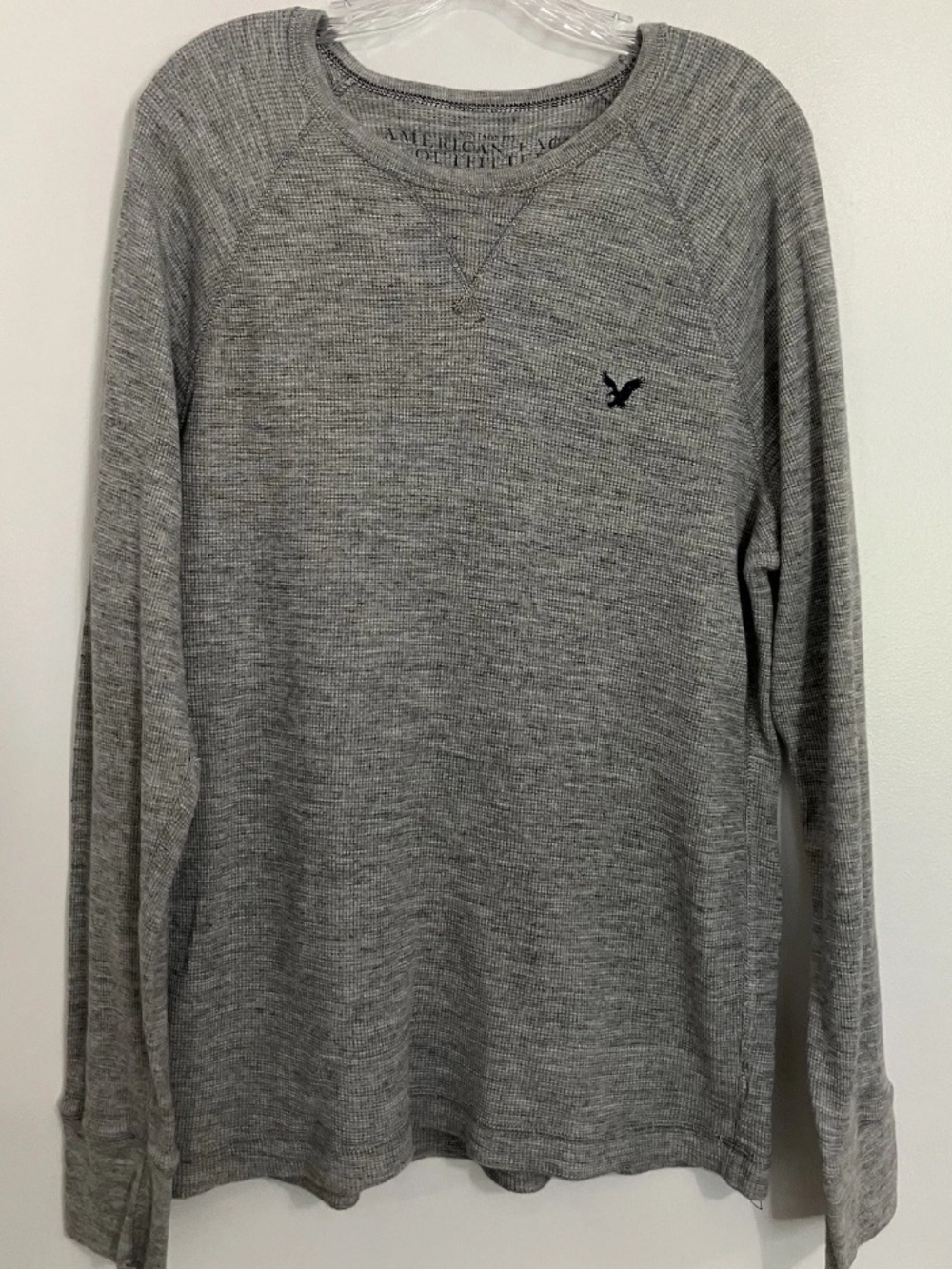 American Eagle Outfitters Men’s Light Gray Thermal Long Sleeve Shirt